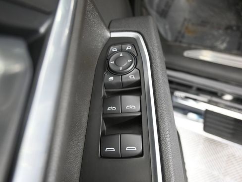 Used 2025 Chevrolet Silverado 1500 LTZ AWD/4WD image 19