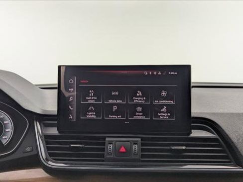 Used 2021 Audi Q5 e Premium Plus w/ Premium Plus Package image 30