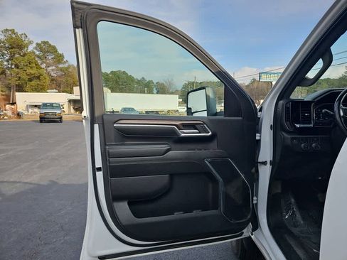 Used 2024 Chevrolet Silverado 2500 LT image 16