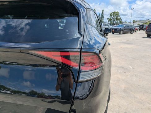 Certified 2023 Kia Sportage SX FWD image 10