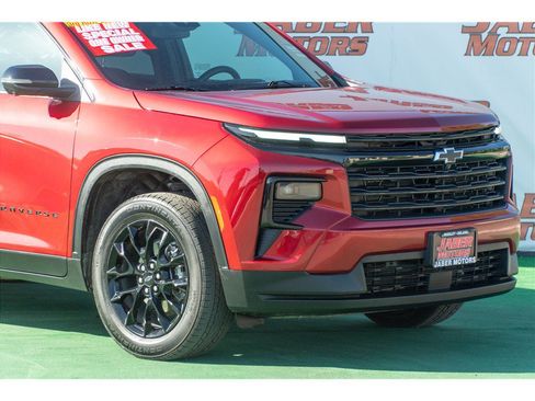 Used 2024 Chevrolet Traverse LT w/ Midnight/Sport Edition FWD image 33