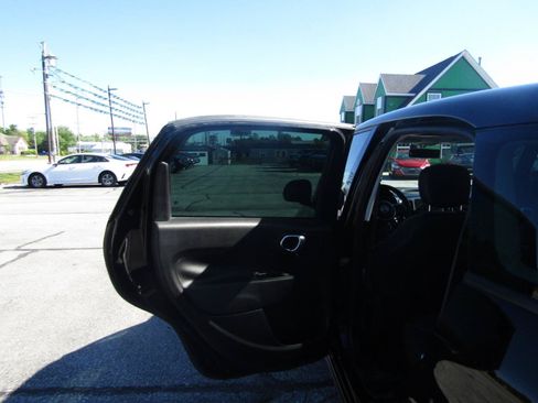 Used 2019 FIAT 500L Trekking FWD image 19