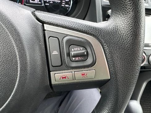 Used 2017 Subaru Forester 2.5i Premium AWD/4WD image 4