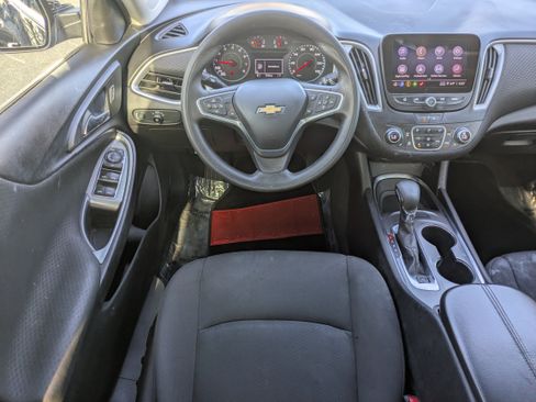 Used 2023 Chevrolet Malibu LT image 4