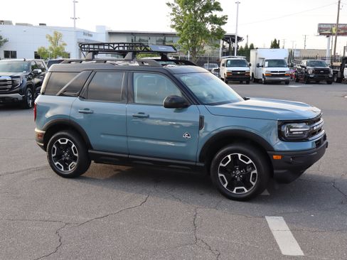 Used 2023 Ford Bronco Sport Outer Banks w/ Tech Package AWD/4WD image 2