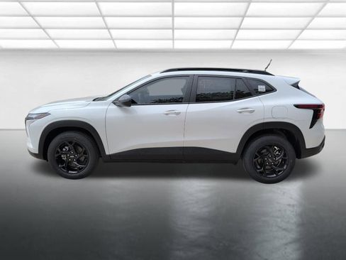 New 2026 Chevrolet Trax LT FWD image 25