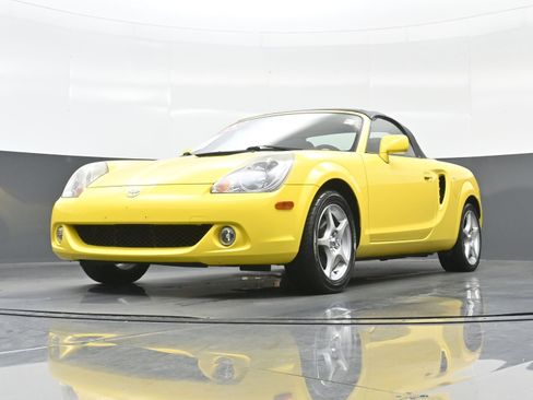Used 2003 Toyota MR2 w/ Leather Pkg image 21