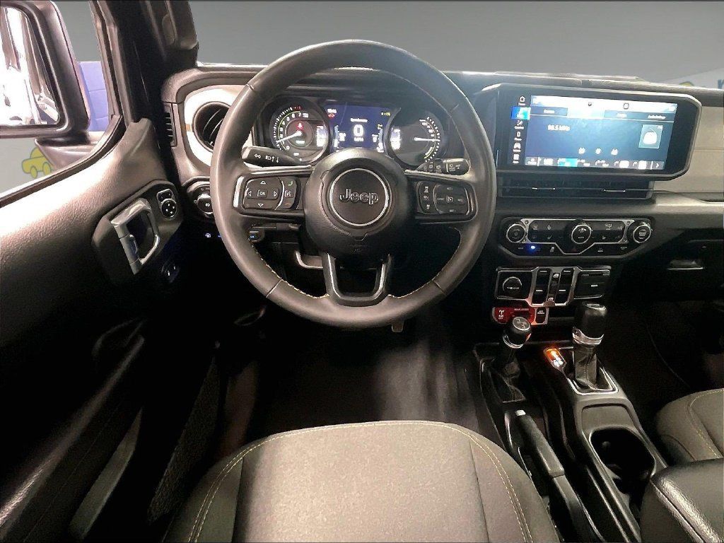 Used 2024 Jeep Wrangler Unlimited AWD/4WD image 18