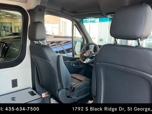 Used 2025 Mercedes-Benz Sprinter 2500 image 13