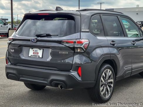 Certified 2025 Subaru Forester Touring AWD/4WD image 6