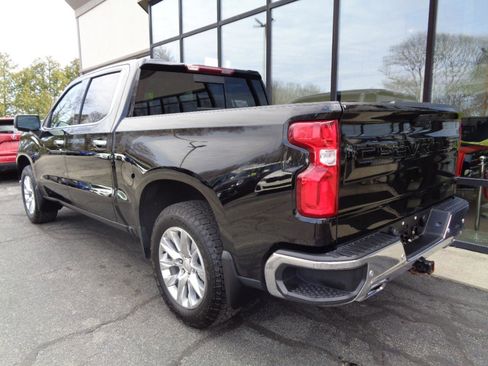 Used 2022 Chevrolet Silverado 1500 LTZ w/ LTZ Premium Package AWD/4WD image 7