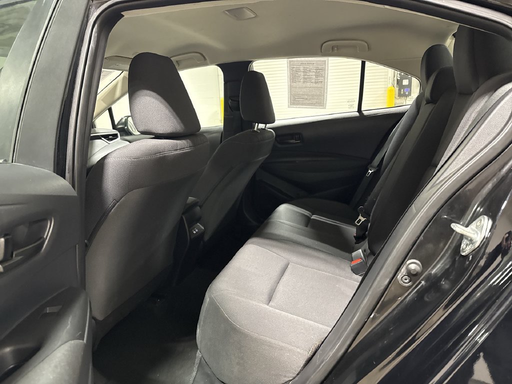 Used 2025 Toyota Corolla LE FWD image 22