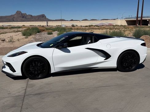 Used 2025 Chevrolet Corvette Stingray Preferred Conv w/ 2LT RWD image 5