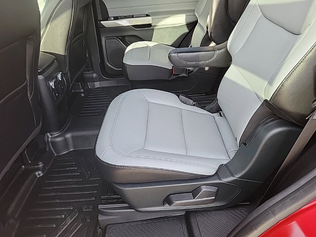 Used 2021 Ford Explorer XLT w/ Equipment Group 202A AWD/4WD image 10