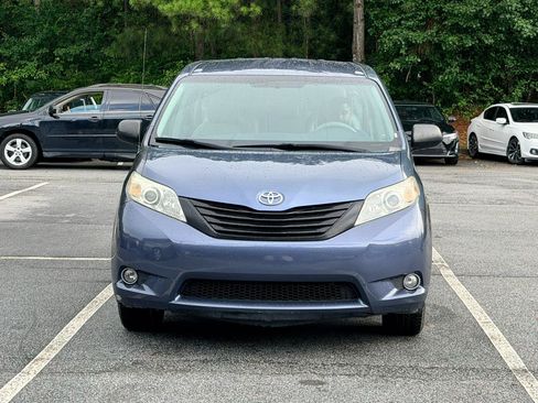 Used 2013 Toyota Sienna L FWD image 3