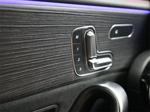 Used 2023 Mercedes-Benz CLA 250 4MATIC image 36