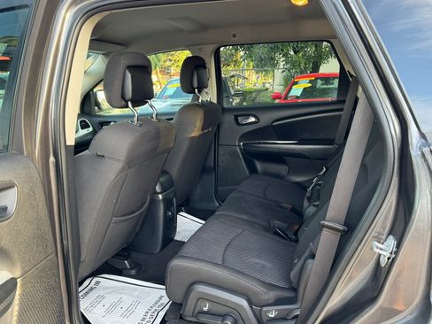 Used 2017 Dodge Journey SE FWD image 24