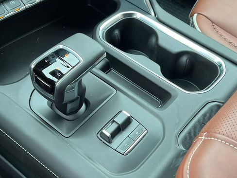 New 2026 GMC Sierra 1500 Denali Ultimate w/ LPO, Black Badging Package image 39