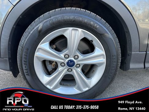 Used 2015 Ford Escape SE image 10