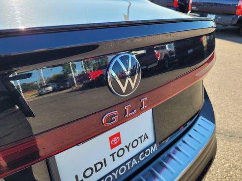 Used 2025 Volkswagen Jetta GLI Autobahn FWD image 7