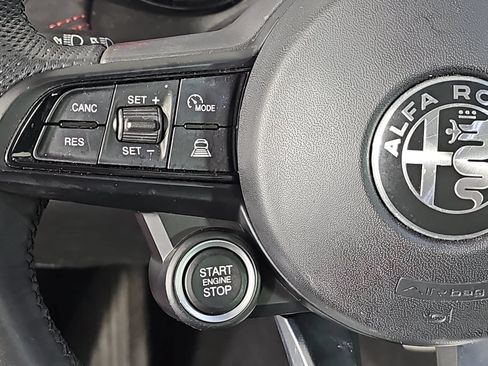 Used 2024 Alfa Romeo Tonale Veloce AWD/4WD image 19