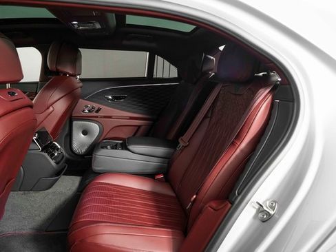 Used 2022 Bentley Flying Spur W12 image 15
