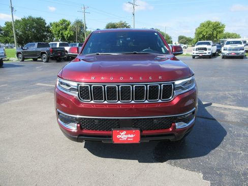 Used 2022 Jeep Wagoneer Series I AWD/4WD image 13