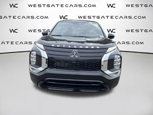 New 2026 Mitsubishi Outlander LE FWD image 2