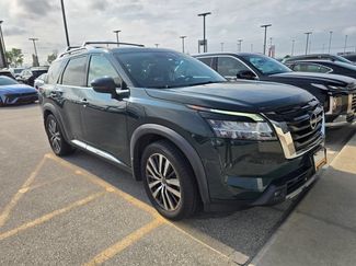 Used 2022 Nissan Pathfinder Platinum w/ Cargo Package FWD video 1