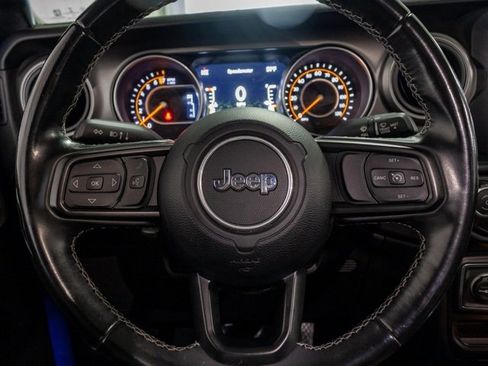 Used 2021 Jeep Gladiator Sport image 13