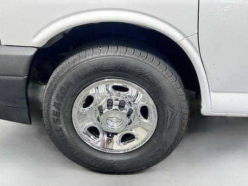 Used 2017 Chevrolet Express 3500 Work Van image 13