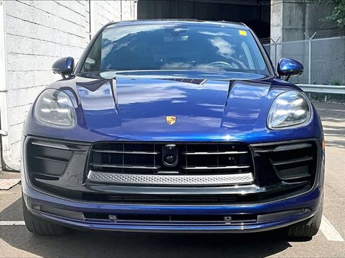 Certified 2023 Porsche Macan AWD/4WD image 8