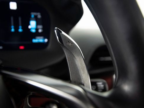 Used 2023 McLaren Artura image 16