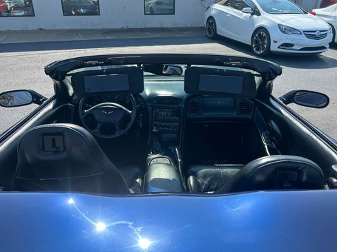 Used 2000 Chevrolet Corvette Convertible w/ Performance Handling Pkg RWD image 11