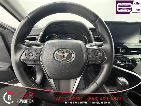 Used 2023 Toyota Camry XSE image 14