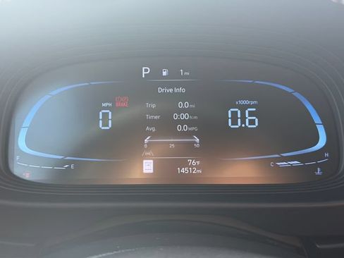 Used 2023 Hyundai Venue Limited FWD image 11