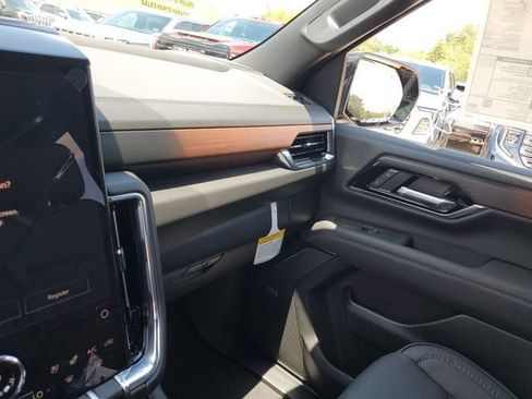 New 2026 GMC Yukon Denali w/ Denali Reserve Package AWD/4WD image 25