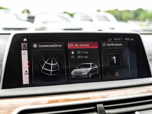 Used 2019 BMW 750i xDrive w/ M Sport Package AWD/4WD image 36