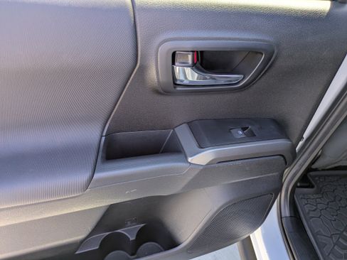 Certified 2023 Toyota Tacoma TRD Off-Road image 15