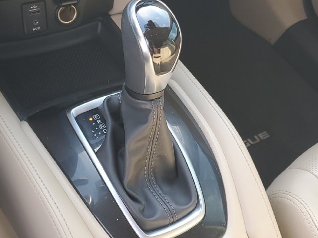 Used 2017 Nissan Rogue SL w/ SL Premium Package FWD image 28