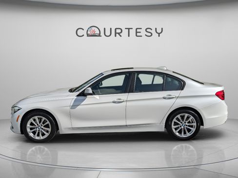 Used 2017 BMW 320i Sedan image 1