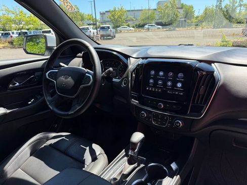 Used 2023 Chevrolet Traverse RS w/ LPO, Floor Liner Package FWD image 21