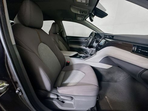 Used 2020 Toyota Camry LE w/ Convenience Package image 31