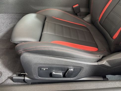 New 2025 BMW M240i xDrive Coupe w/ Premium Package image 29