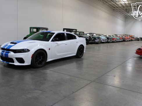 Used 2023 Dodge Charger SRT Hellcat image 2