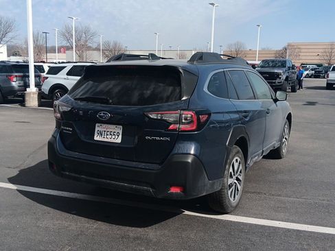 Used 2025 Subaru Outback Premium image 5