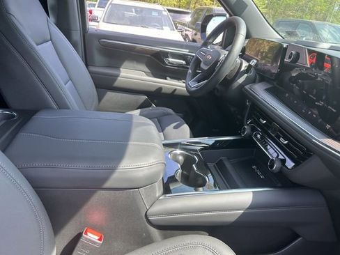 New 2026 Chevrolet Suburban LT w/ Comfort Package AWD/4WD image 22