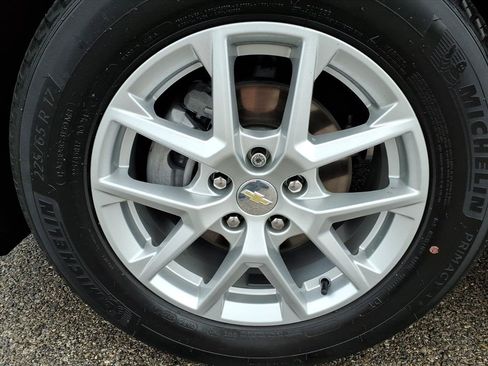 Used 2024 Chevrolet Equinox LT FWD image 11