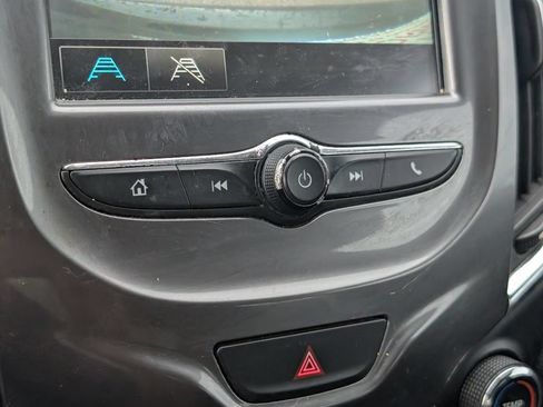 Used 2018 Chevrolet Cruze LT FWD image 20
