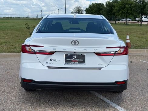 Used 2026 Toyota Camry LE image 6